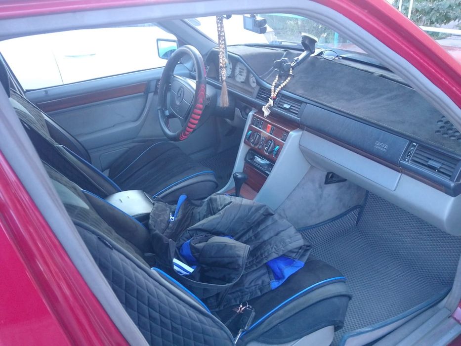 Продам Мерседес 220Е