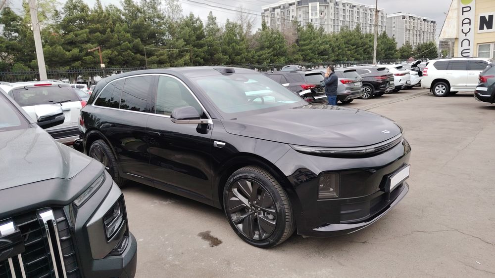 Продаётся автомобиль LIXIANG L6 MAX FULL