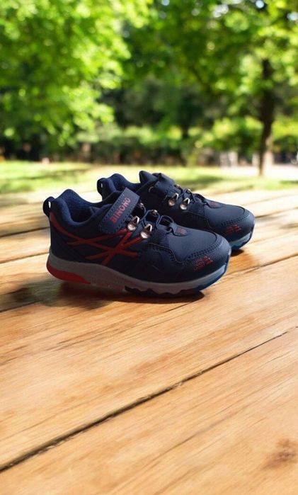 Продается ботинки