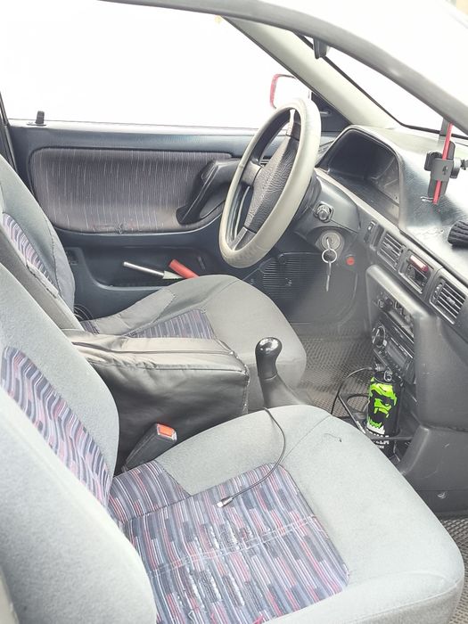 Машина Мазда рабочая лошадка