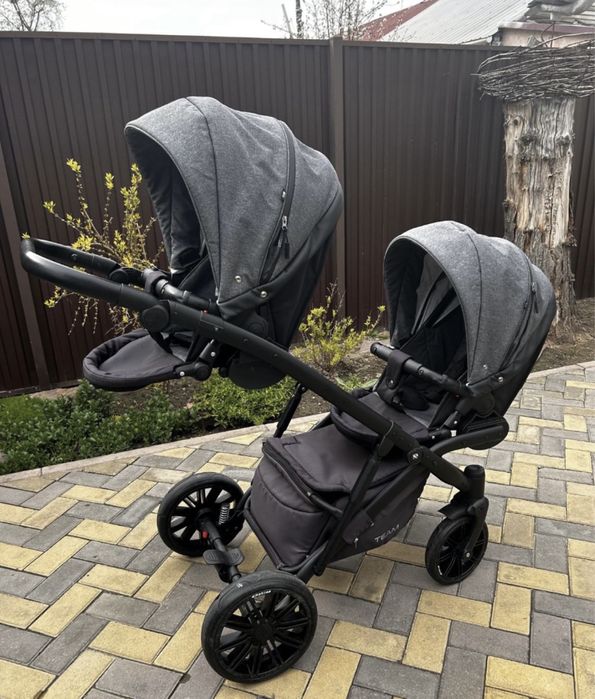 Продам коляску для двойни или погодок