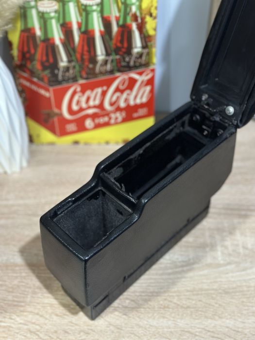 Bmw e34 подлокотник cd box