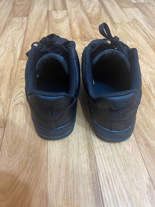 продам черные найк форсы