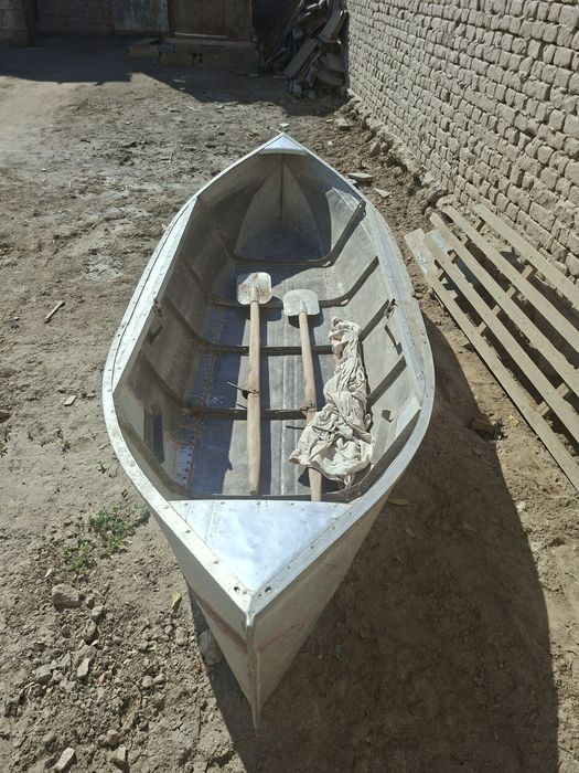 Лодка алюминовая