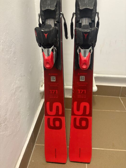 Atomic Redster S9, 171cm schiuri cu legaturi, stare buna