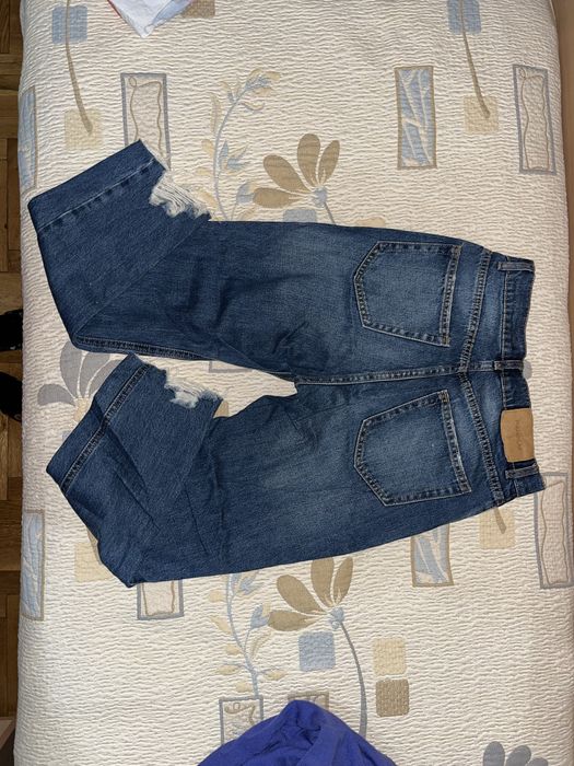 Запазени дънки - Stradivarius и Pull&Bear  15-16евро/бр.