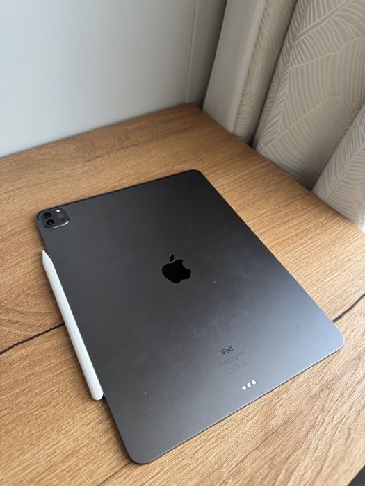 ipad pro 12.9-inch 5th generation + apple pencil + magic keyboard