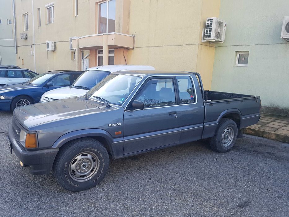 Mazda b2200 pickup Truck
