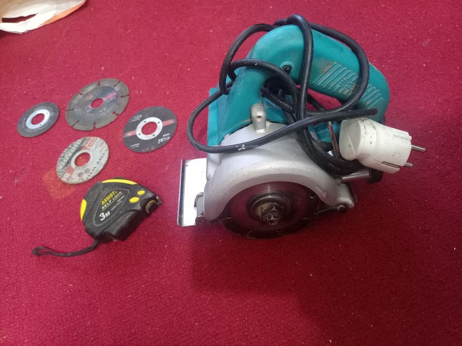 Продам электро кафелерезка ( с алмазным диском)