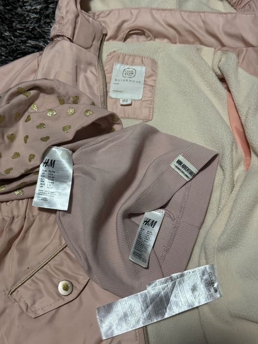 Geacă vânt + 2 căciulițe, mărimea 92