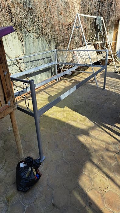 Топчан железный вечный, сборный-разборный.