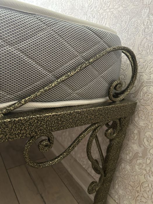 Кованная кровать 180/200 с матрасом