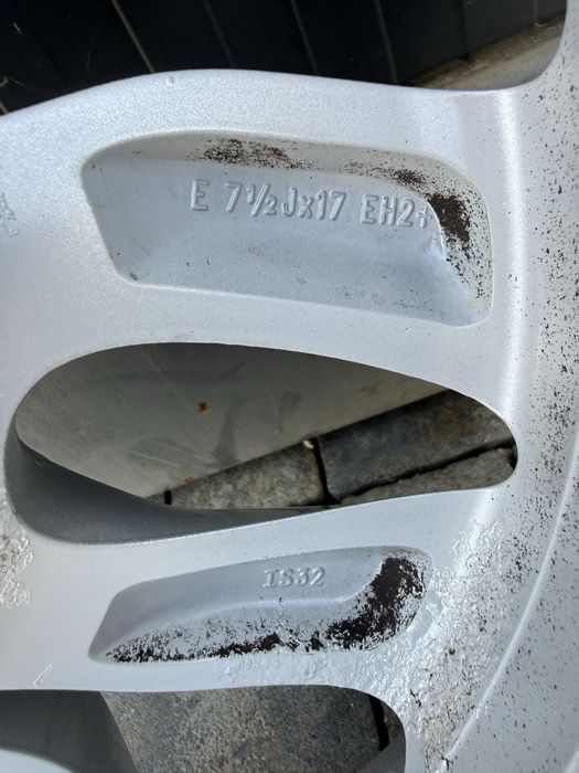 bmw 5x120 оригинални 225/50/17 250€ оригинални