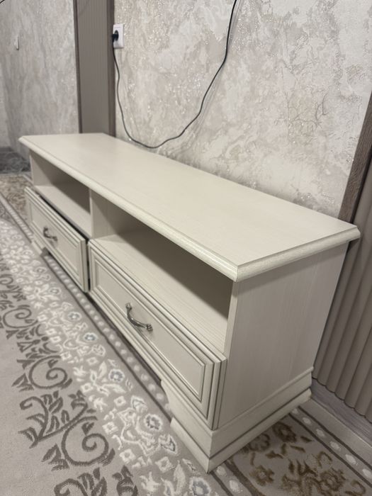 Продам тумбу под телефизор