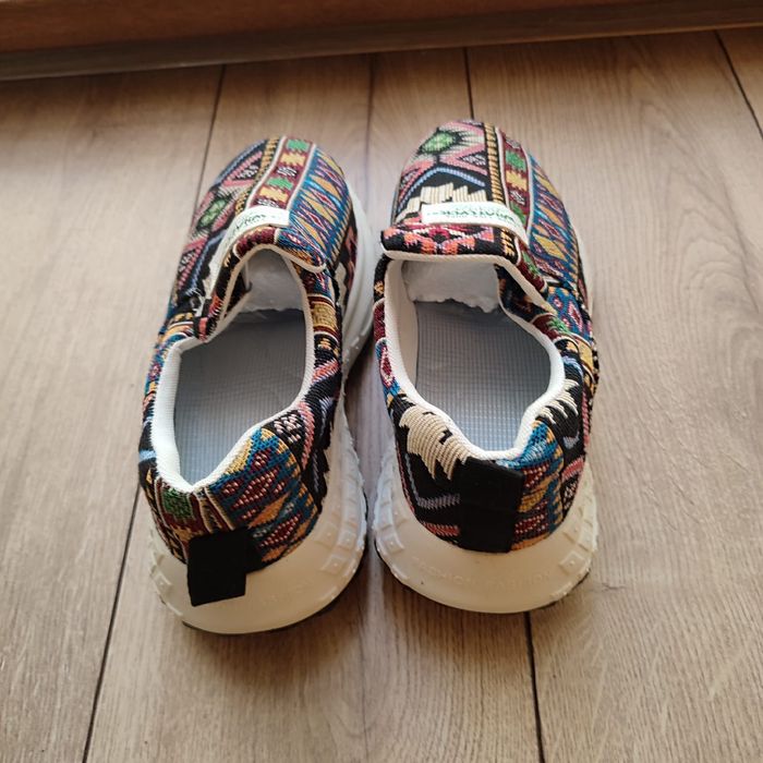 Кроссовки  универсальный новые