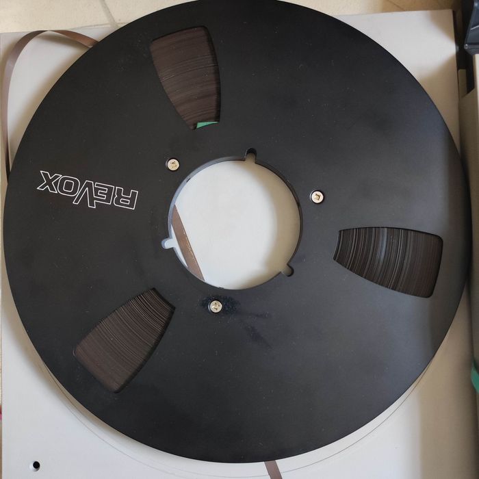 Катушка с лентой