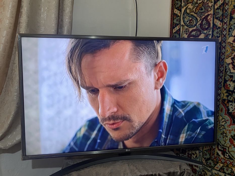 Телевизор LG 43UN81006LB 109 см черный