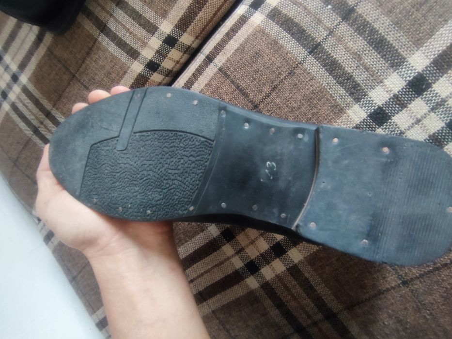 Erkaklar oyoq kiyimi razmeri 43