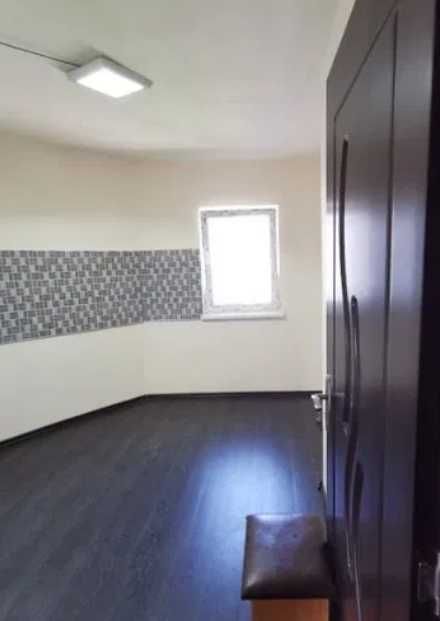 Дава се под наем Тристаен апартамент в Пловдив, Център - 86 кв.м за 306 € - Снимка #4