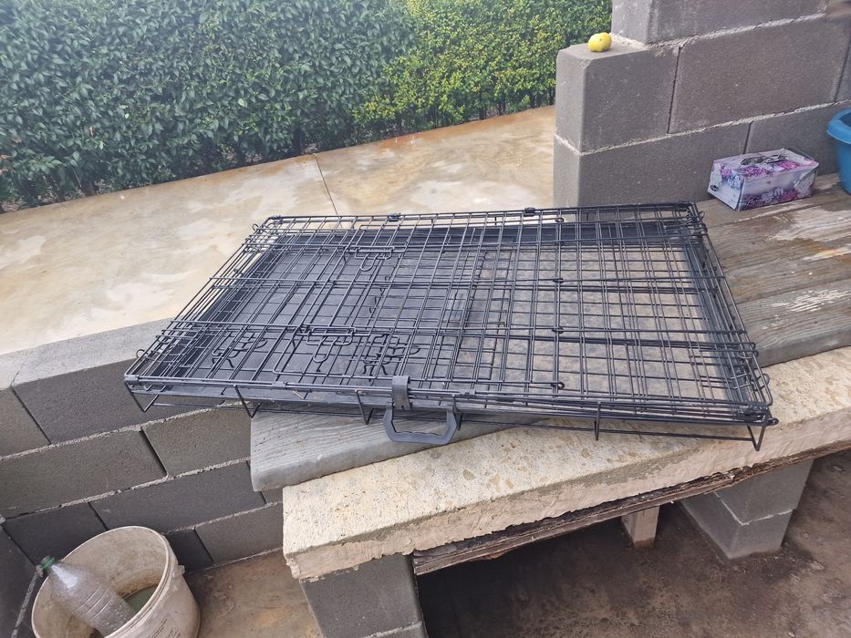 Метална клетка за куче