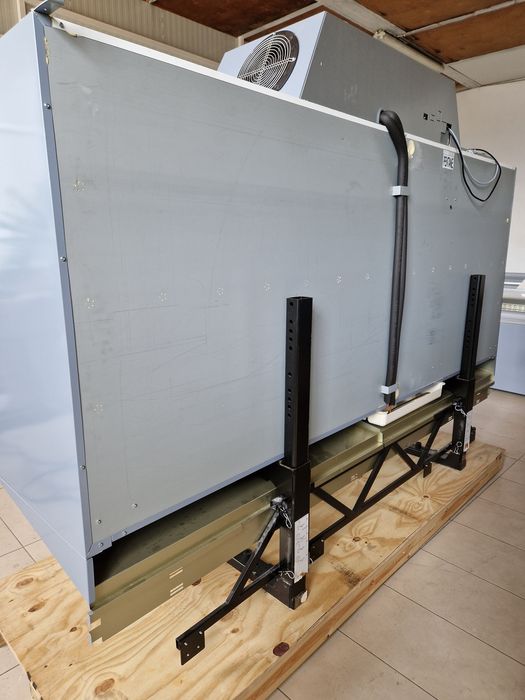 Фризерна витрина