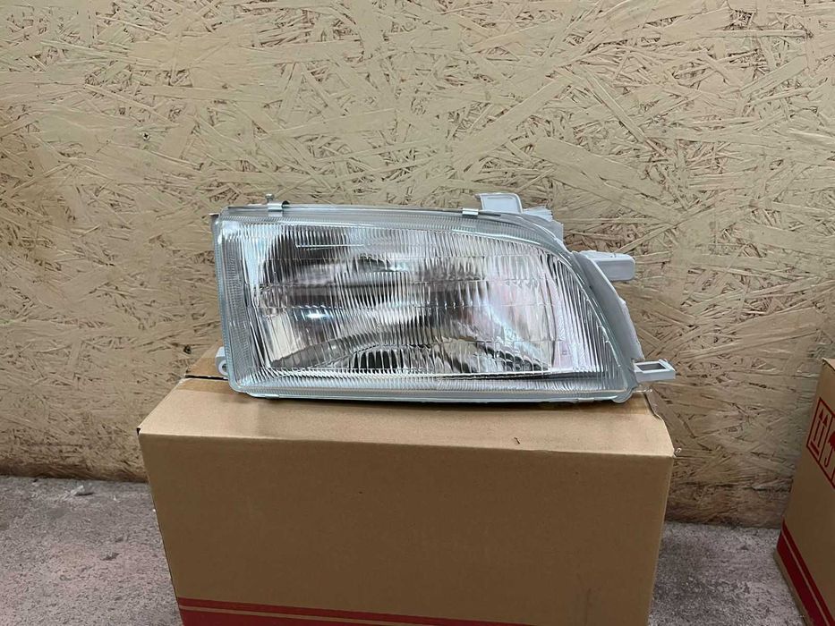 Фара Тайота Карина Е '92-'97 / ToyotaCarina E '92-'97
