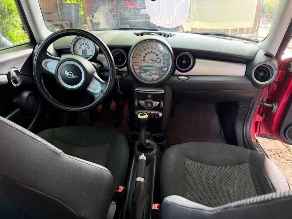 Mini Cooper rosu benzina 1.6