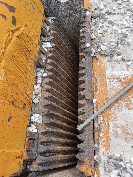 Продаются дробилки СМД 106 и Китай