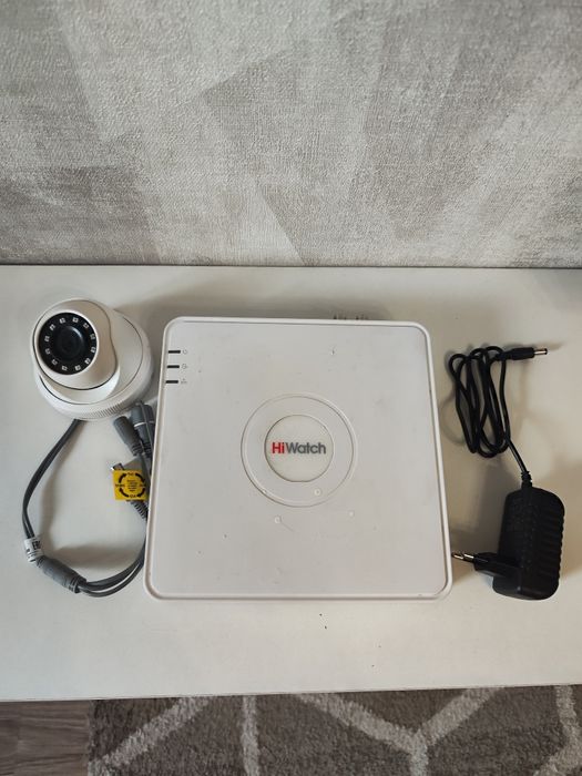 Видеорегистратор HiWatch DS-H104G +камера Hikvision DS-T283