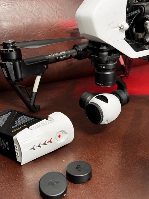 Drona profesională DJI INSPIRE 1+Zenmuse X3,geantă transport,2 baterii
