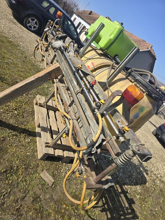 Utilaj pentru erbicidat 600L