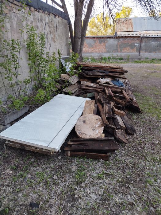 Отдам даром доски на дрова