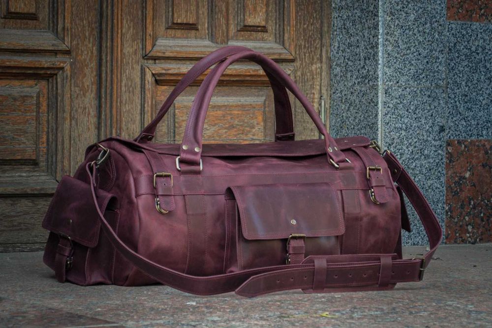 Geantă din piele naturală. Geantă de voiaj