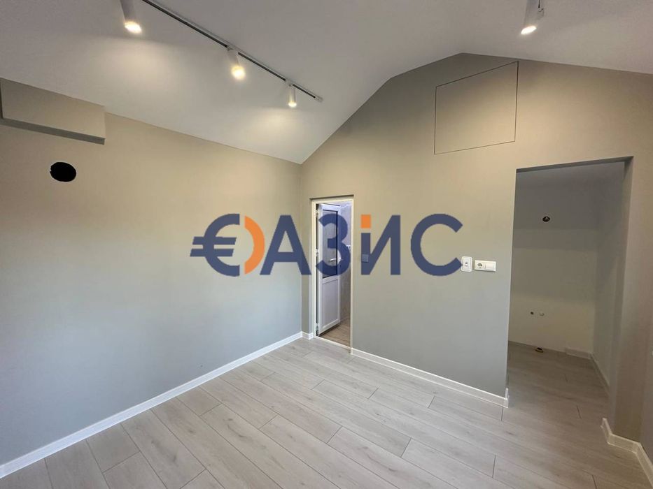 Къща с 3 спални 108 кв., с парцел 11 дка, с. Гюльовца, обл. Бургас,