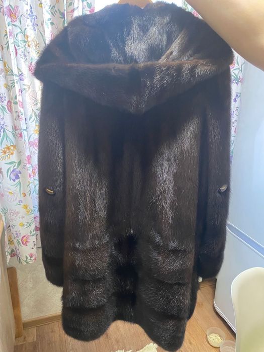 Продам шубу норковую.