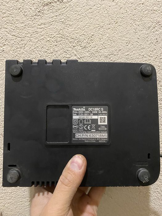 Макитаа  зарядноо Dc18rc s