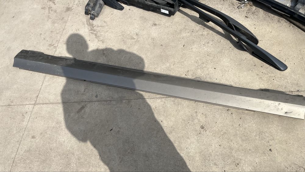 Mercedes C W204 десен праг 2 броя