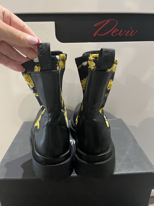Боти Versace Jeans номер 39