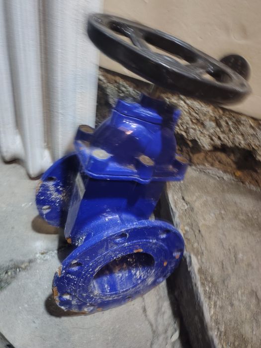 Продам задвижка для труб