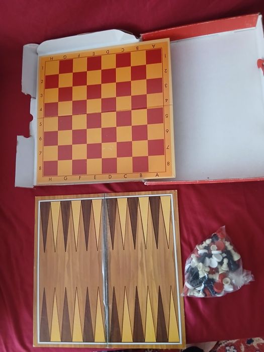 Sah,table,moară..
