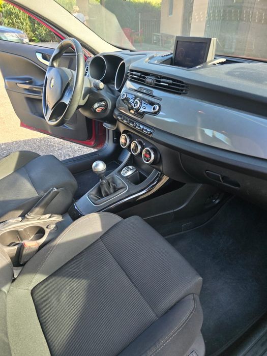 Alfa Romeo Giulietta 2011 diesel, 6.000 € — imagine 5