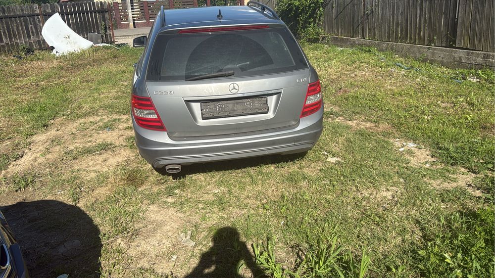 Dezmembrez Mercedes e204 cdi Break
