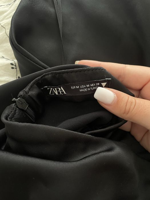 Черна рокля ZARA