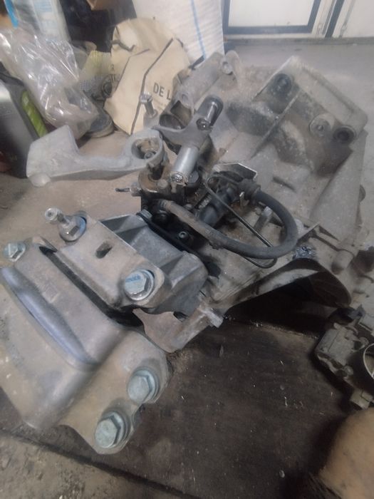 Cutie viteze golf 5 1.6 fsi 2004