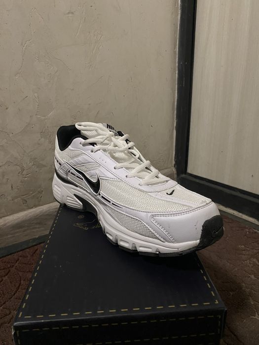 Кроссовки Nike.