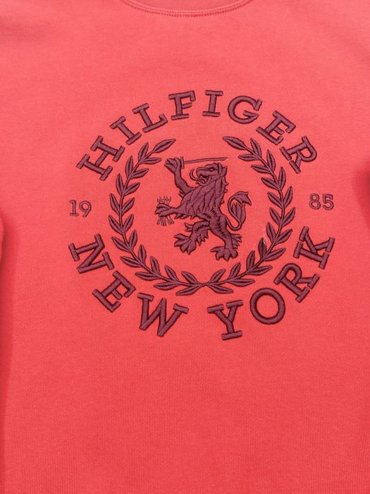 Толстовка от бренда Tommy hilfiger