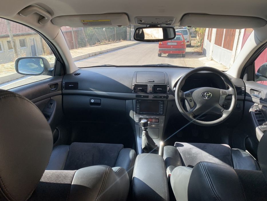 Toyota Avensis Кожен Салон Алкантара ПЕРФЕКТЕН !