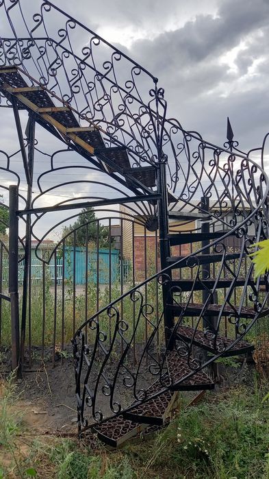 Лестница винтовая