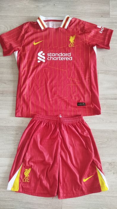 Футболная форма Ливерпуля 24/25