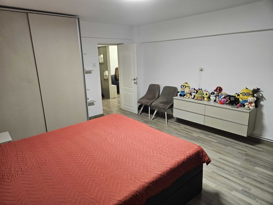 Apartament cu doua caamere transfomat in 3 Ultracentral  / Casa Cartii
